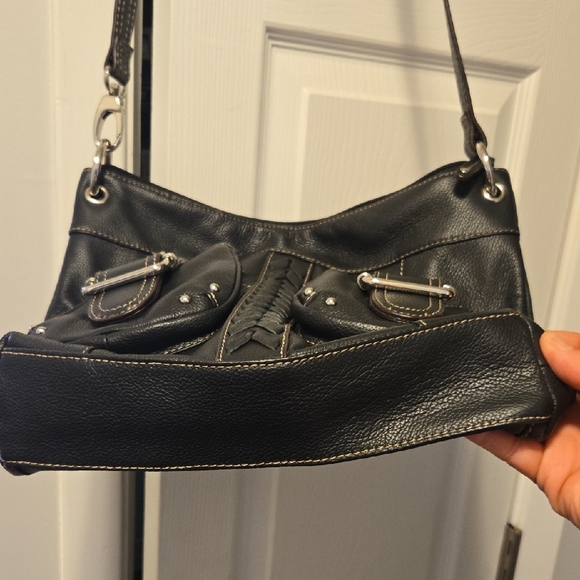 Tignanello Elegant Black Shoulder/Crossbody Bag - Picture 10 of 12